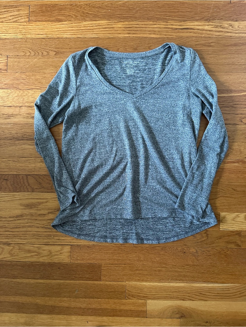 American Eagle Outfitters Heather Gray V-Neck Long Sleeve Top